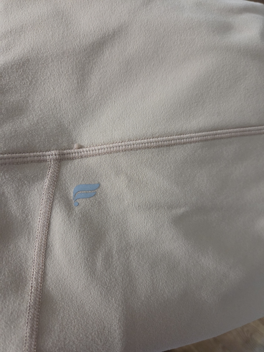 Fabletics Mila High-Waisted Capri in Light Beige with Pockets 3X - Picture 4 of 4